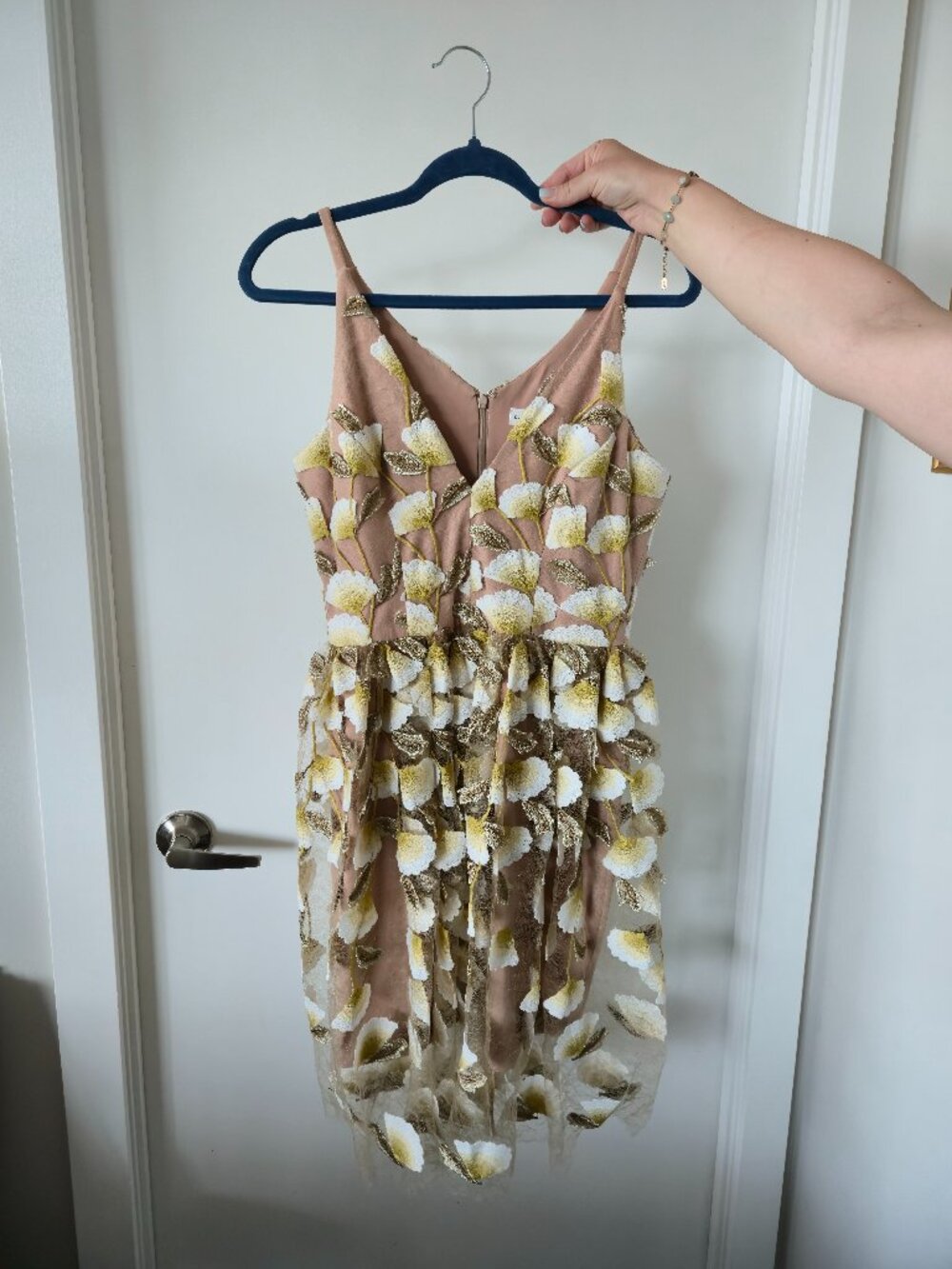 Dress the Population Betsy Sunflower Nude Floral Embroidered Dress M